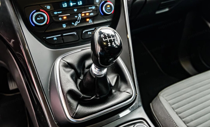 Ford C-MAX cena 39900 przebieg: 215910, rok produkcji 2016 z Jabłonowo Pomorskie małe 379